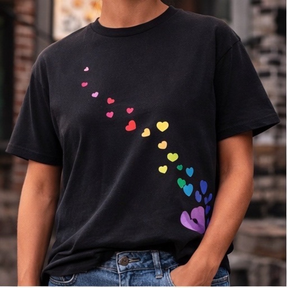 Feeling Proud Womens Rainbow Heart Graphic T-Shirt Black Medium